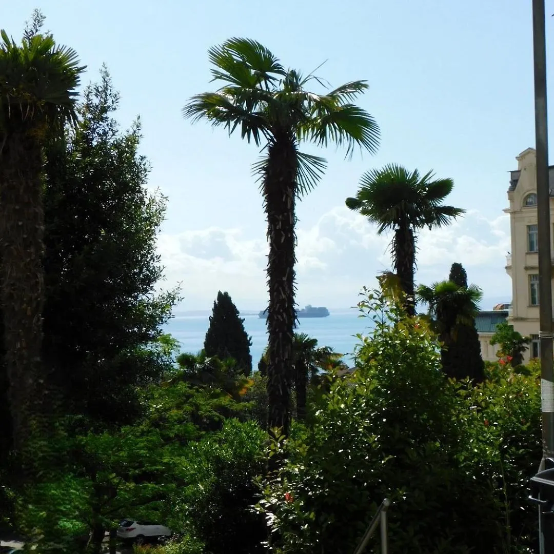 Fina Apartment Opatija 0*,